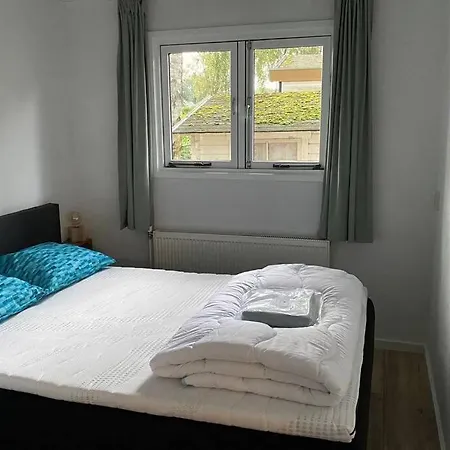 Σαλέ Modern Rustgevend In 131