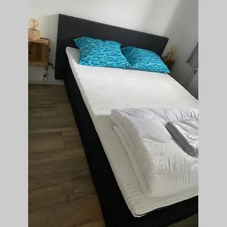 Σαλέ Modern Rustgevend In 131 *