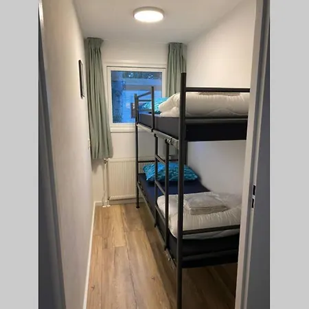Σαλέ Modern Rustgevend In 131 *