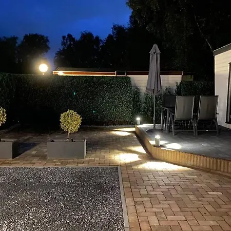 木屋 Modern Rustgevend In 131 皮滕