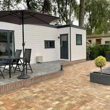 Modern Rustgevend In 131 *